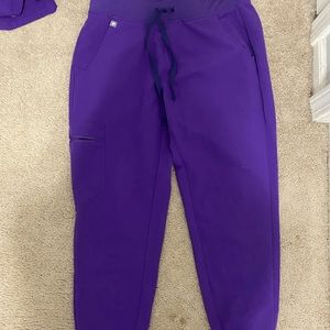 Jogger figs scrubs. Only worn once or twice. Basically new.